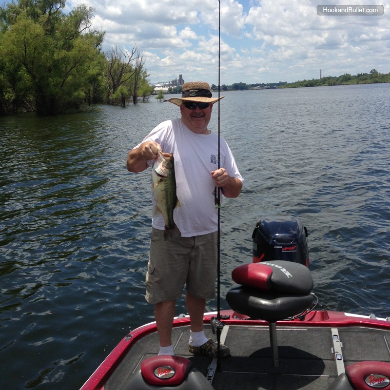 Big River Guide Service - Fishing Guide - Greenville, MS | HookandBullet.com